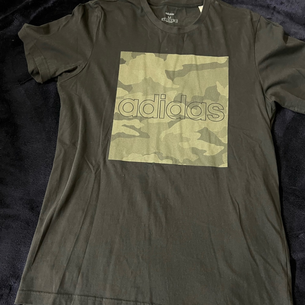 Adidas Tshirt
